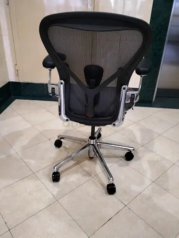 Size C Remastered V2 Version Herman Miller Aeron Graphite Polished Aluminium Frame Chair Size C