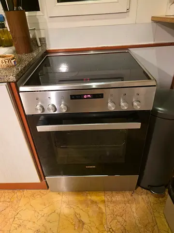 Siemens New Model Electric Cooker 60x60cm Like New