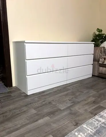 Large White 6-Drawer Dresser / Sideboard - Good Condition