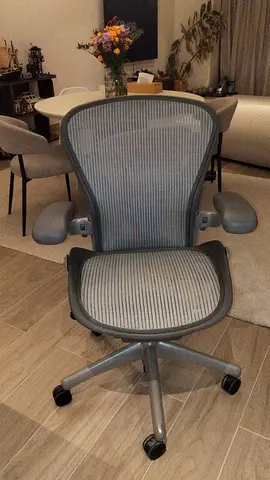 Herman Miller Aeron size C fully loaded