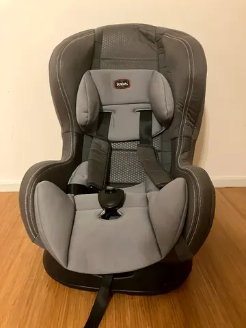 Slightly used gray convertible infant car seat - good condition, we used it only as a backup