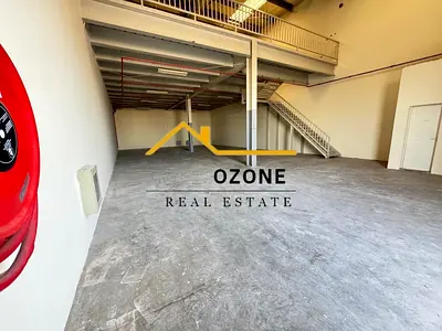 Huge warehouse for commercial purpose
