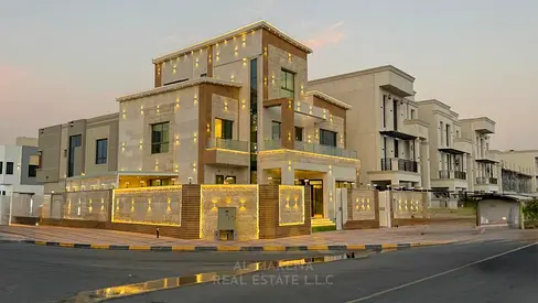 4,500 Sq.Ft. Plot | 4,200 Sq.Ft. BUA | 6 Master Bedrooms | Corner | Large Yard | 2 Living Rooms | Majlis | Rooftop