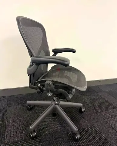 Used Ergonomic Mesh Office Chair - Adjustable Armrests & Lumbar Support