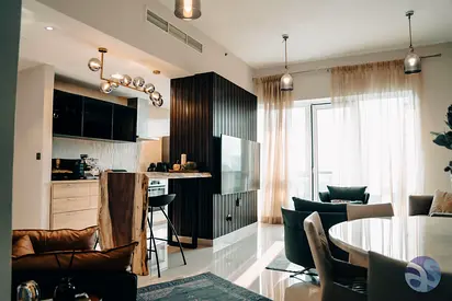 Upgraded 2 BR / Balcony / Chiller Free / Front of Metro