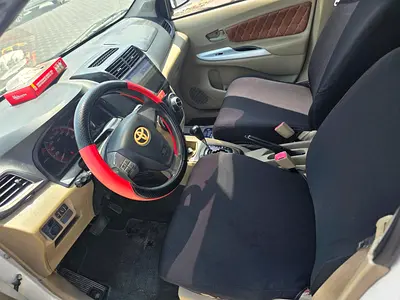2015 Toyota AVANZA 照片 3