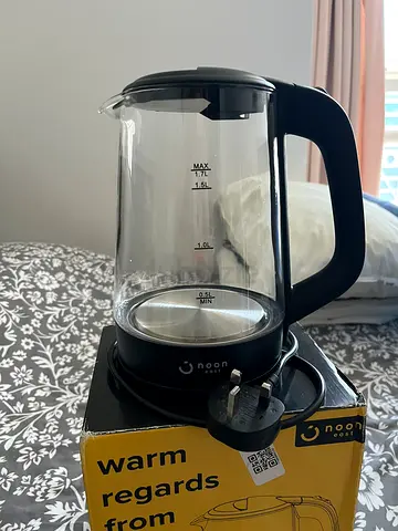 Electric Glass Kettle (1.7L) — Excellent Condition