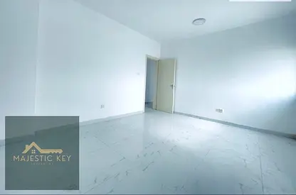 BIGGEST APARTMENT!!2BHK APARTMENT WITH BALCONY AND WINDOW AC AND CENTRALISED GAS JUST IN 30k