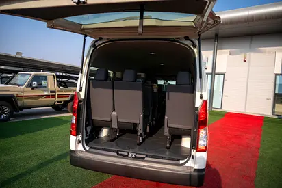 صورة 16 لـ 2026 Toyota HIACE