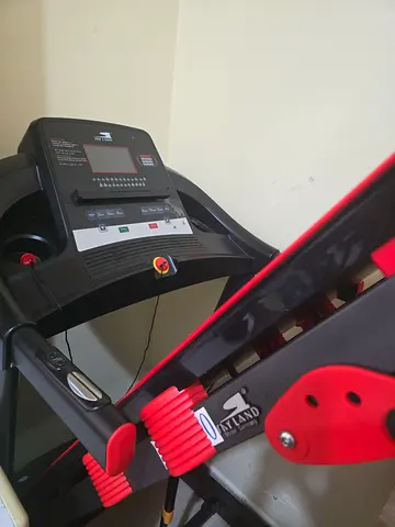 Foldable Treadmill / Running Machine in Good Working Condition  Negotiable قابل للتفاوض بالمعقول