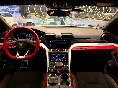 2024 Lamborghini URUS photo 10