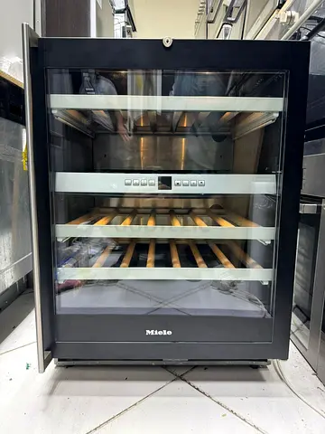 Miele Built-in Wine Cooler / dual temperature Beverage Fridge - Black, Good Condition