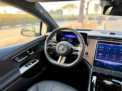 2025 Mercedes-BENZ EQE photo 9