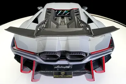 صورة 7 لـ 2024 Lamborghini REVUELTO