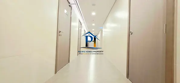 Spacious 3BHK Flat + 4 Bath | Family Building Behind Zulaikha hospital– AED 105,000/yr