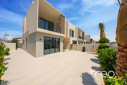 Luxury Landscaping | Large Corner Unit | Exclusive