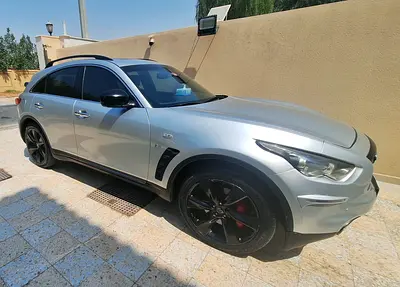 2015 Infiniti QX70 — фото 3