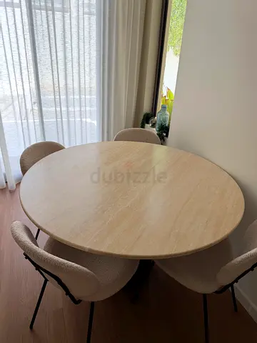 Round marble dining table from Home Kode