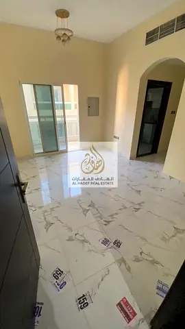 🏡✨ للإيجار السنوي في عجمان – الجرف 2 | غرفة وصالة بموقع مميز جدًا ✨🏡  🔥 فرصة رائعة للسكن في شقة غرفة وصالة – ثاني ساكن، تتميز بالموقع الحيوي والمسا