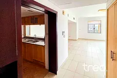 Stunning Lake View | Vacant | High Floor