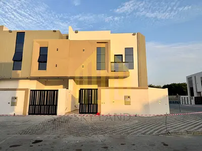 Townhouse - Good location - Fees included - 3 floors - Excellent price