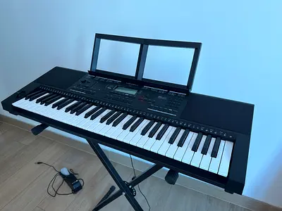 Medeli MK401 61-key Keyboard with Stand and Pedal - Perfect Condition