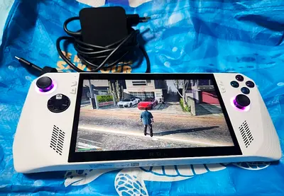 ASUS Rog Ally Z1 Extreme - GTA5 downloaded.