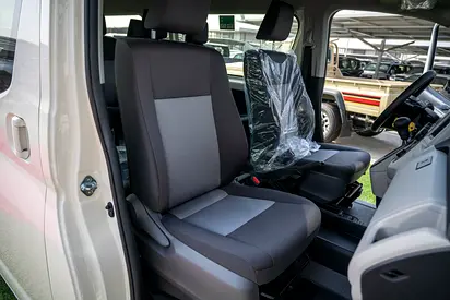 صورة 20 لـ 2026 Toyota HIACE