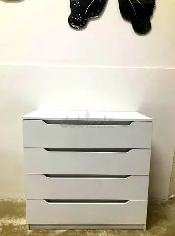 4-chest of Drawer
