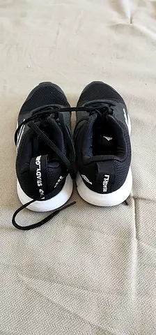 Black unisex trainers, casual running shoes - gently used