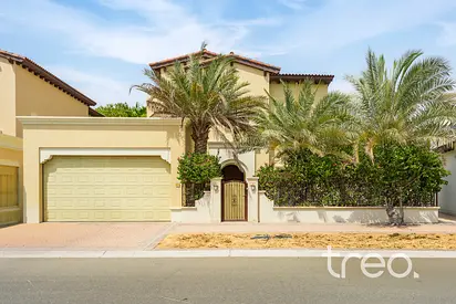 Single Row | Large Mature Plot | Vacant