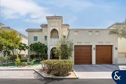 Excusive listing | Park backing | Upgraded