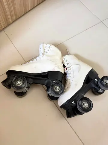Classic White Quad Roller Skates