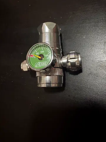 ISTA Used CO2 / Gas Pressure Regulator with Gauge