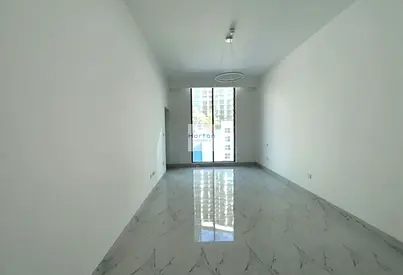 SMART HOME I VACANT I BIG LAYOUT I NEAR EXIT