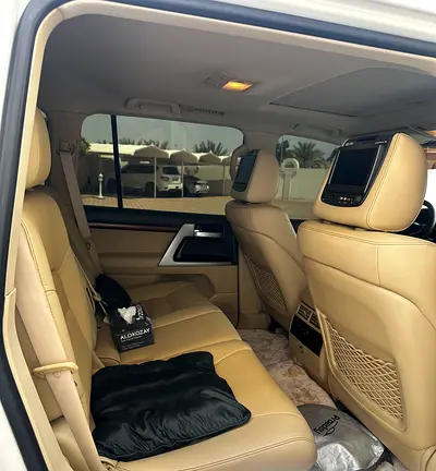صورة 9 لـ 2017 Toyota LAND CRUISER