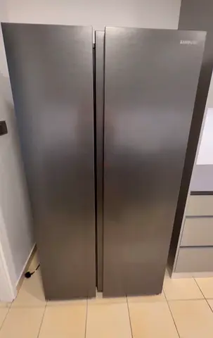 Samsung Side by Side Refrigerator and Freezer