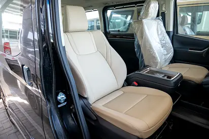 2026 Toyota GRANVIA — фото 15