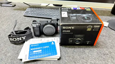 Sony A6400 Body Only Excellent Condition with BOX and Invoice