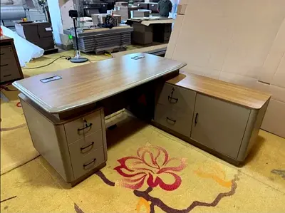 Brand New L Shape offec Table 180cm size good quality available