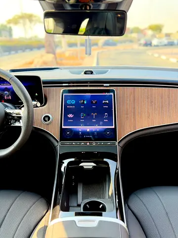 2025 Mercedes-BENZ EQE photo 10