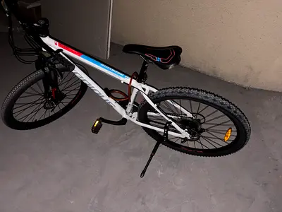 Used white mountain bike - 26" wheels, good condition