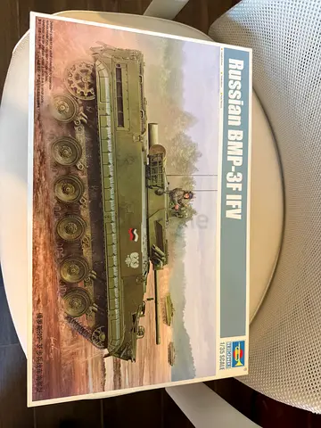 1/35 scale BMP-3 model inc metal tracks