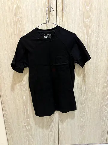 Black short-sleeve pocket T-shirt - size S