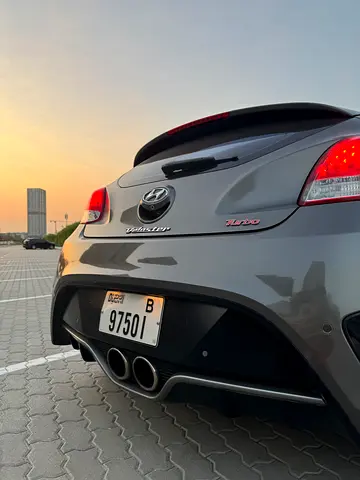 صورة 4 لـ 2016 Hyundai VELOSTER
