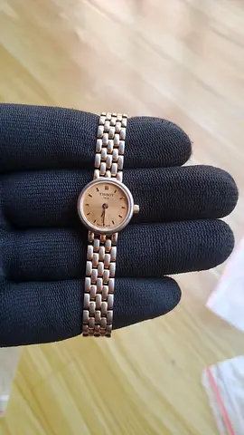 Tissot  lovely Round ladies used watch ref T058009 A Diameter 19.5mm used watch Color little bit off