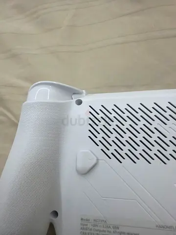 White handheld Xbox rog ally