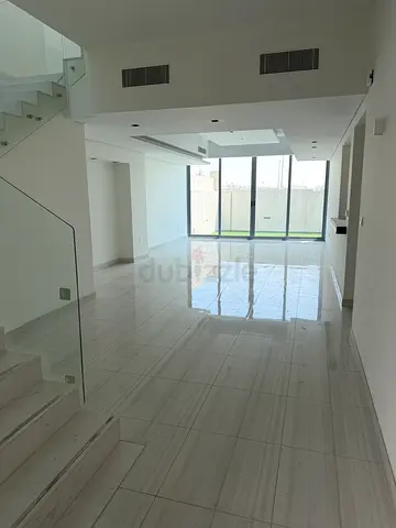 Large 3 Bedroom townhouse for immediate rent.