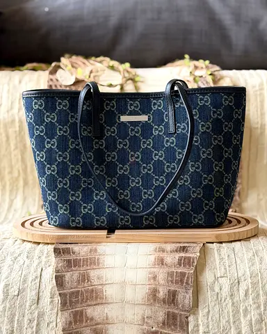Gucci women's tote handbag