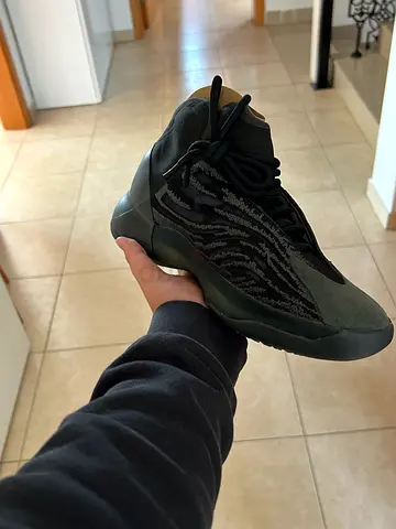 Adidas Yeezy QNTM - Onyx color way - Size US 7.5 / FR 40 2/3 (Negotiable need gone ASAP)